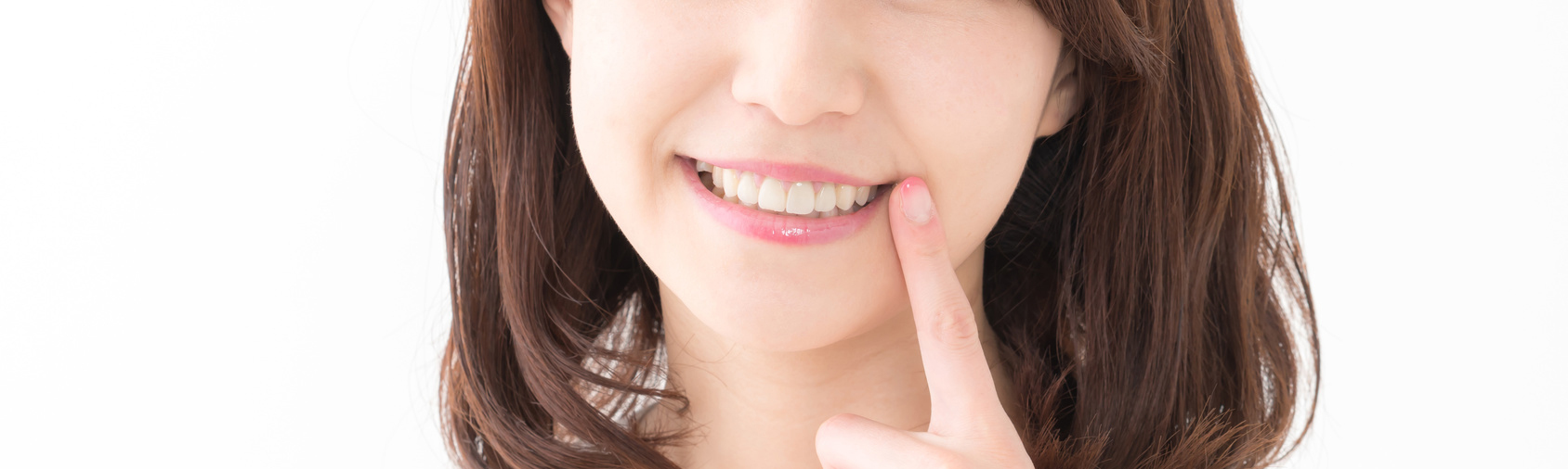 歯の見た目を自然に整えるセラミック治療とは？